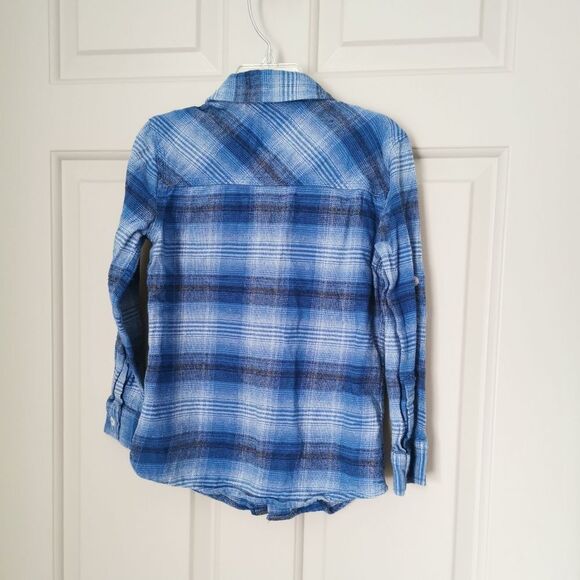 2/$20 Levi's boys button down shirt size 5 - Picture 3 of 4